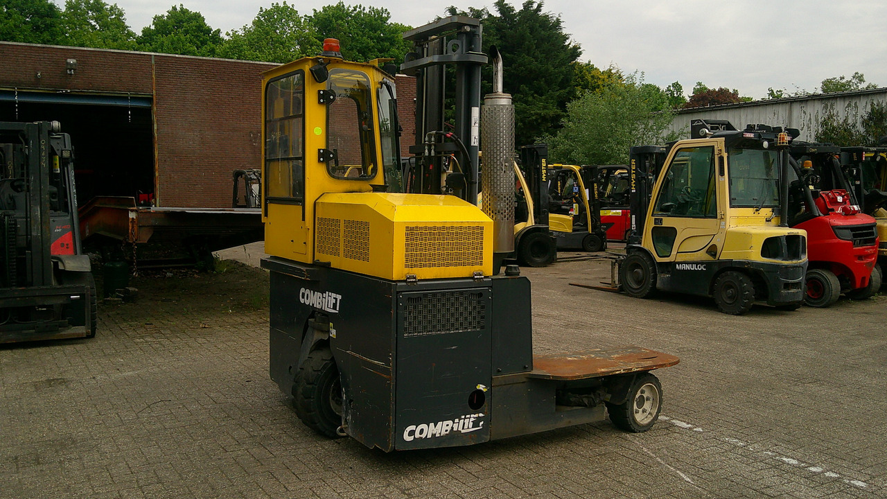 COMBILIFT C3000 CABIN - Carretilla de carga lateral: foto 1 COMBILIFT C3000 CABIN - Carretilla de carga lateral: foto 1