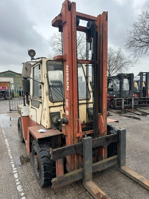 Nissan DF-05-A-60-U - Carretilla elevadora diésel: foto 1 Nissan DF-05-A-60-U - Carretilla elevadora diésel: foto 1