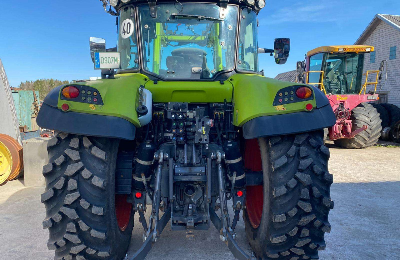 Claas Arion 440 su Claaas front.kr. - Tractor: foto 2 Claas Arion 440 su Claaas front.kr. - Tractor: foto 2