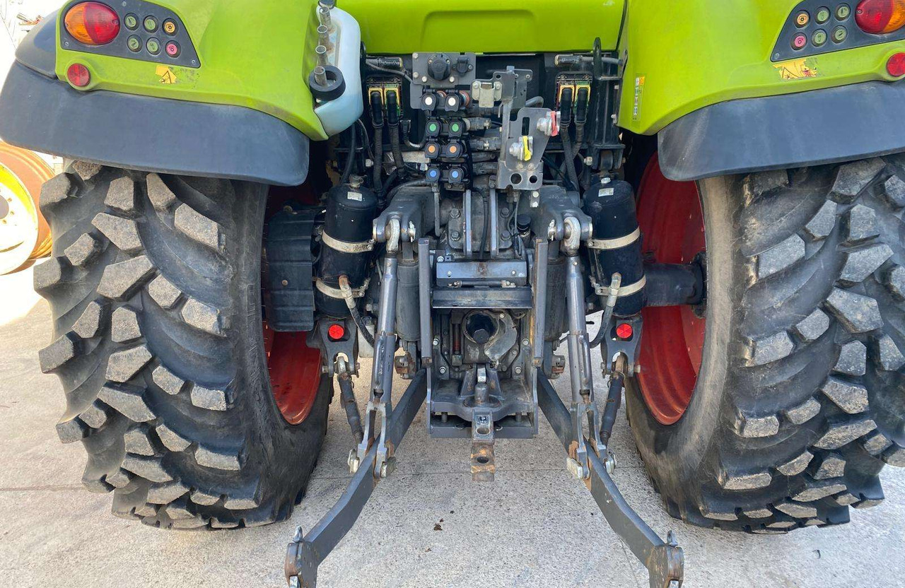 Claas Arion 440 su Claaas front.kr. - Tractor: foto 3 Claas Arion 440 su Claaas front.kr. - Tractor: foto 3