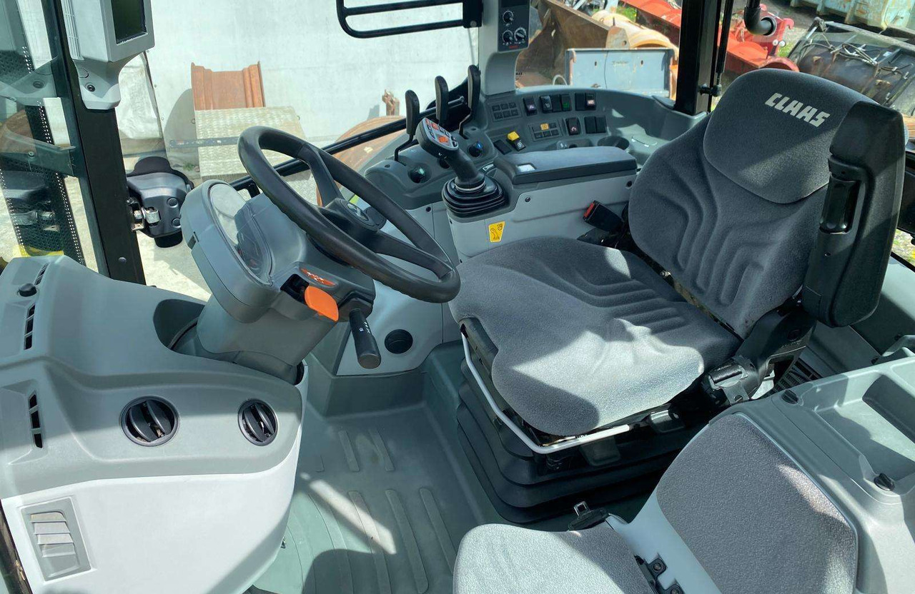 Claas Arion 440 su Claaas front.kr. - Tractor: foto 5 Claas Arion 440 su Claaas front.kr. - Tractor: foto 5