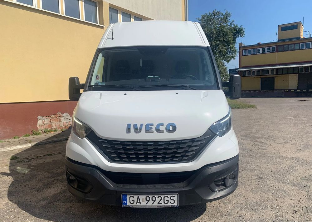 Iveco DAILY - Furgón: foto 2 Iveco DAILY - Furgón: foto 2