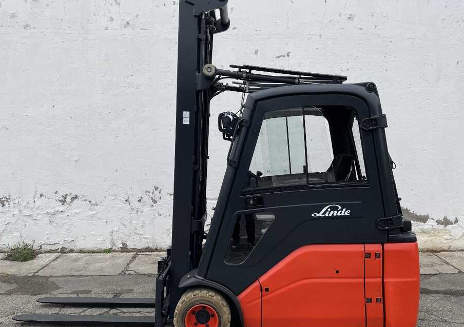 Linde E 18 L-01/386 (batt. NUOVA) - Carretilla elevadora eléctrica: foto 2 Linde E 18 L-01/386 (batt. NUOVA) - Carretilla elevadora eléctrica: foto 2