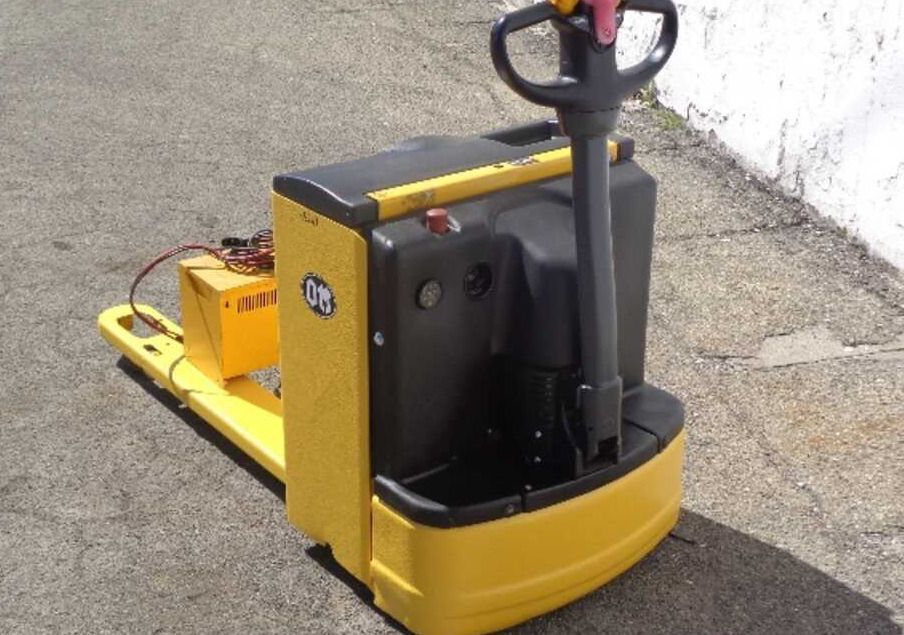 OM TL 18 AC (BATTERIA 2019) - Transpaleta: foto 2 OM TL 18 AC (BATTERIA 2019) - Transpaleta: foto 2