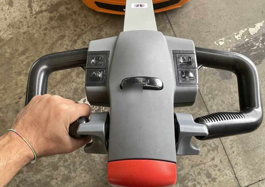 Still ECH 15 (30 Ah) PUx1 - Transpaleta: foto 4 Still ECH 15 (30 Ah) PUx1 - Transpaleta: foto 4