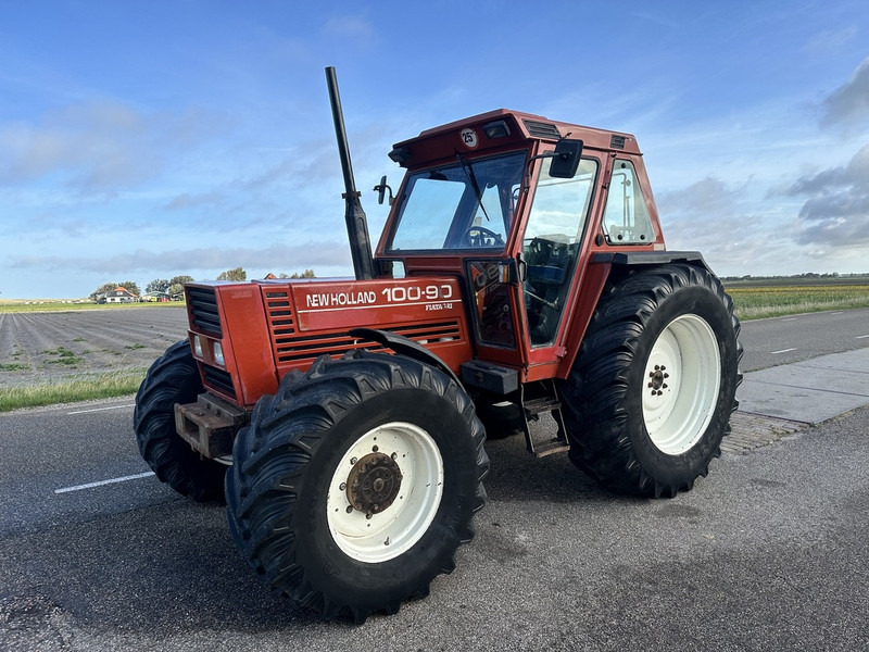 New Holland 100-90 DT - Tractor: foto 1 New Holland 100-90 DT - Tractor: foto 1