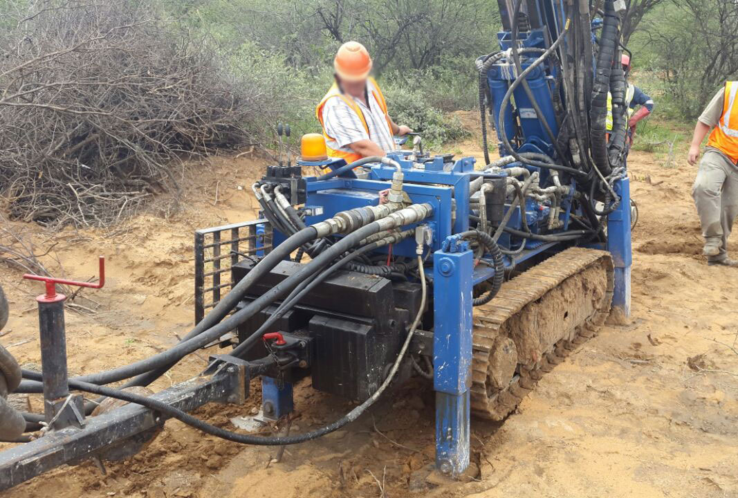 Hutte HBR 203 - Perforadora: foto 1 Hutte HBR 203 - Perforadora: foto 1