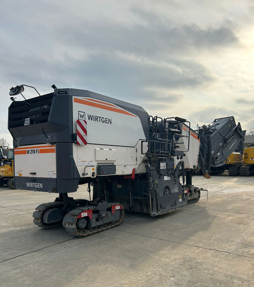 Wirtgen W 210 FI - Pavimentadora de asfalto: foto 4 Wirtgen W 210 FI - Pavimentadora de asfalto: foto 4
