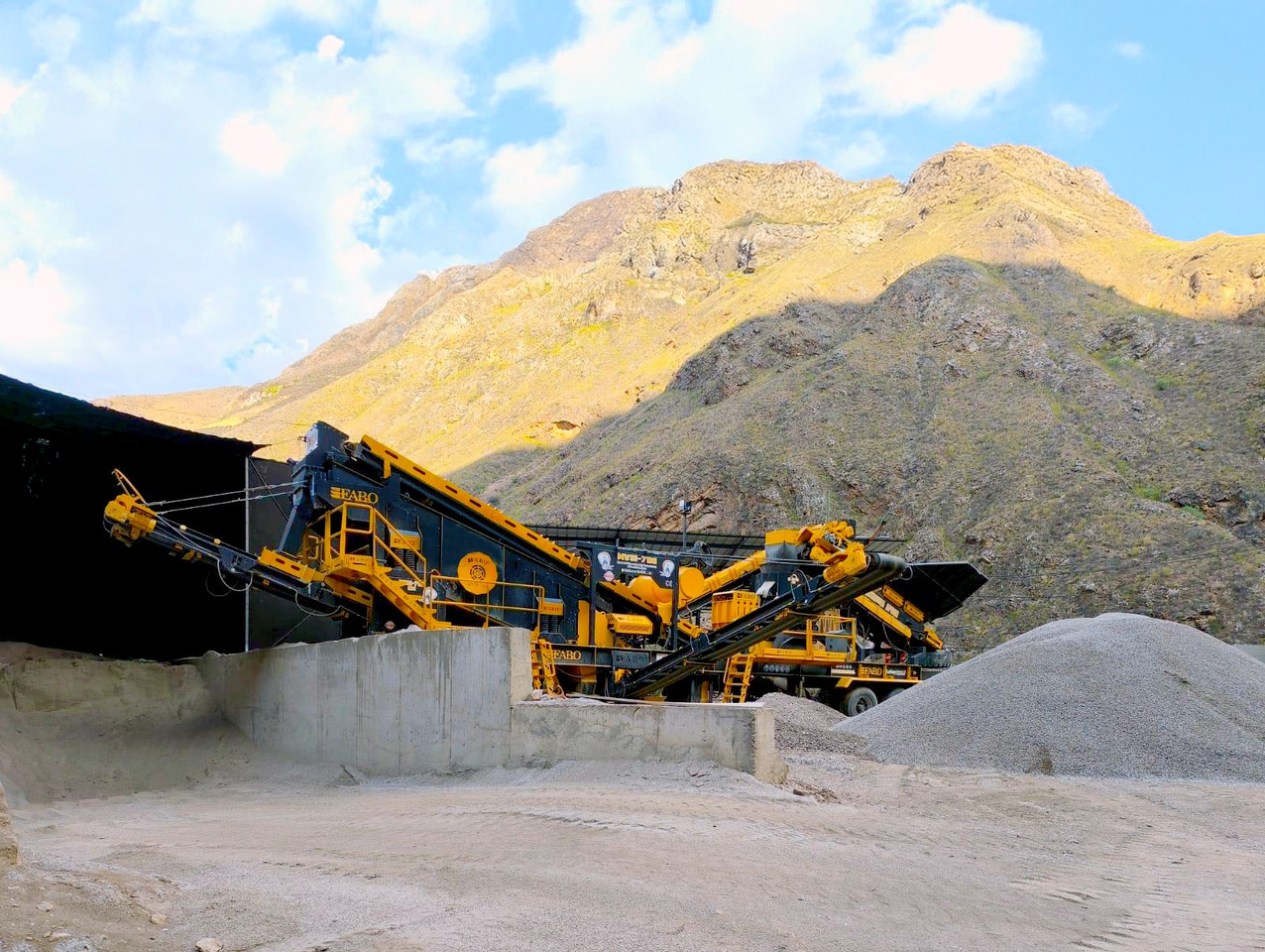 FABO mining machinery - crushing plant - Maquinaria para minería: foto 1 FABO mining machinery - crushing plant - Maquinaria para minería: foto 1