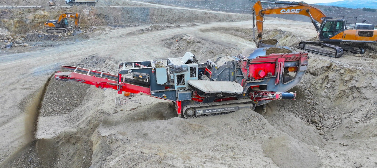 SANDVIK Mobile crusher - Trituradora móvil: foto 1 SANDVIK Mobile crusher - Trituradora móvil: foto 1