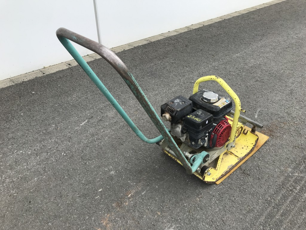 Ammann Rüttelplatte AVP 1240 Gummimatte - Plancha reversible: foto 1 Ammann Rüttelplatte AVP 1240 Gummimatte - Plancha reversible: foto 1