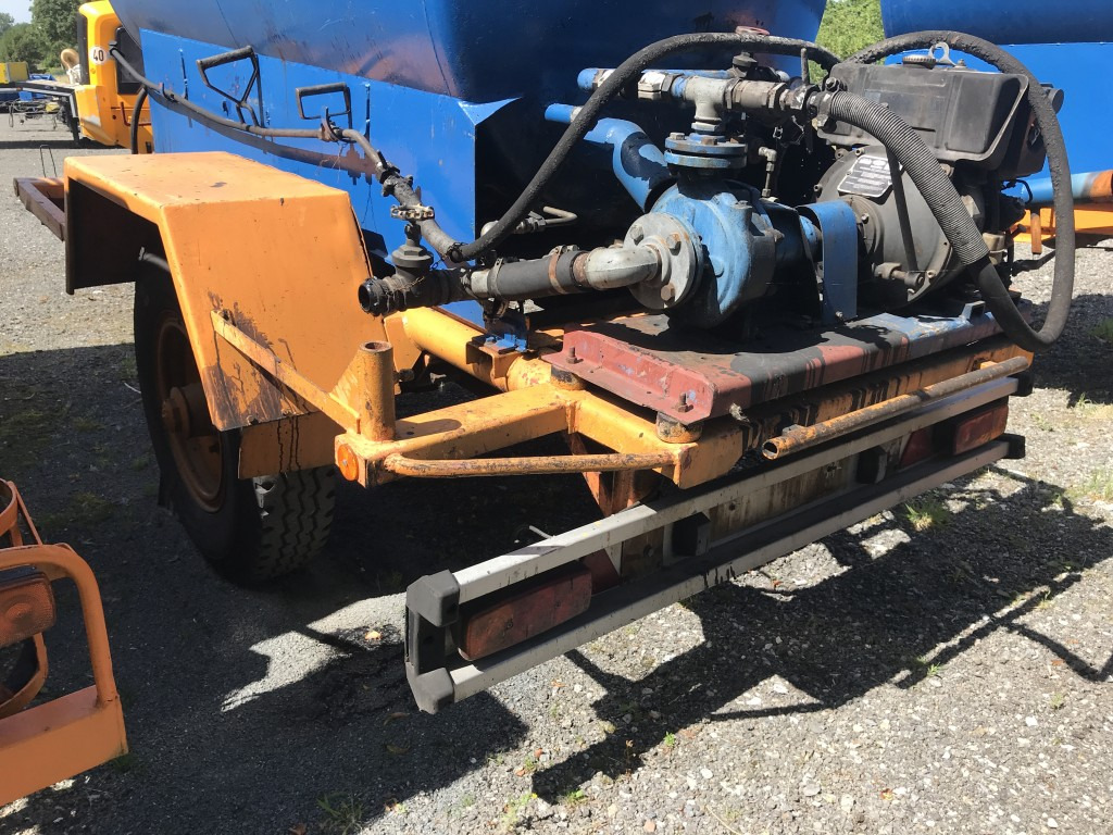 BATHE 1 Achs Anhänger Bitum / Teerkocher - 2,8 m³ Hatz Diesel-Motor 1 D 42 Z - Remolque cisterna: foto 5 BATHE 1 Achs Anhänger Bitum / Teerkocher - 2,8 m³ Hatz Diesel-Motor 1 D 42 Z - Remolque cisterna: foto 5