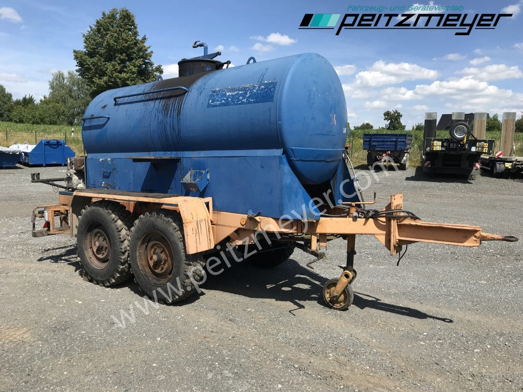 BATHE TANDEMANHÄNGER Bitum / Teerkocher 3,5 m³ Hatz Diesel-Motor 1 B 40 - Distribuidor de asfalto: foto 3 BATHE TANDEMANHÄNGER Bitum / Teerkocher 3,5 m³ Hatz Diesel-Motor 1 B 40 - Distribuidor de asfalto: foto 3