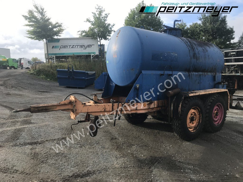 BATHE TANDEMANHÄNGER Bitum / Teerkocher 3,5 m³ Hatz Diesel-Motor 1 B 40 - Distribuidor de asfalto: foto 4 BATHE TANDEMANHÄNGER Bitum / Teerkocher 3,5 m³ Hatz Diesel-Motor 1 B 40 - Distribuidor de asfalto: foto 4