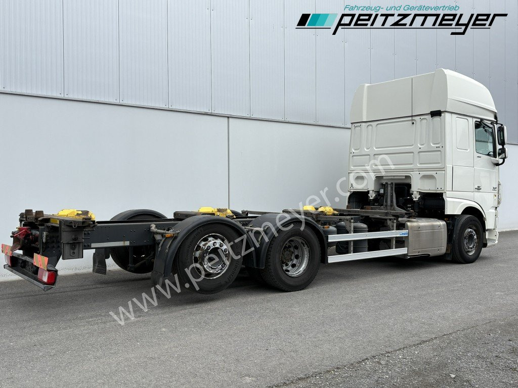DAF XF 460 FAN 6x2 Lenkachse, Standklima Intarder, SDG - höhenverstellbar - Camión portacontenedore/ Intercambiable: foto 4 DAF XF 460 FAN 6x2 Lenkachse, Standklima Intarder, SDG - höhenverstellbar - Camión portacontenedore/ Intercambiable: foto 4