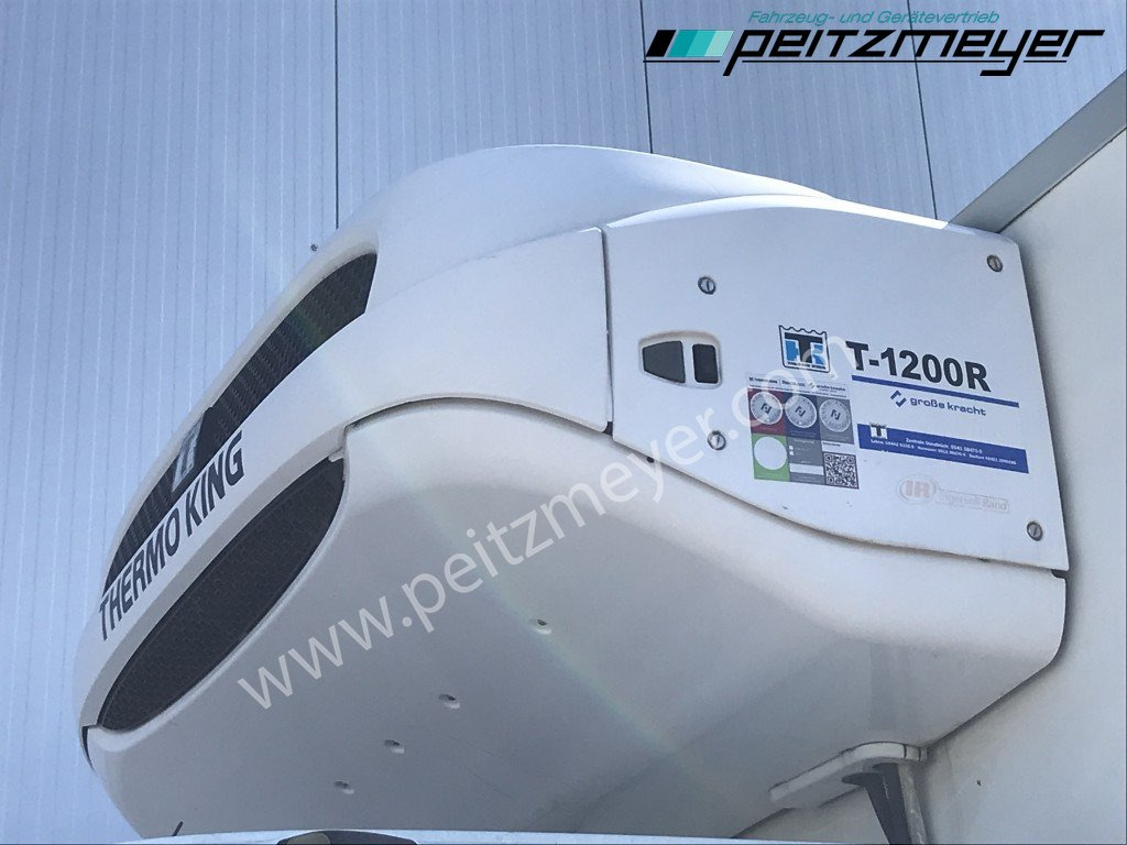 Camión frigorífico MERCEDES-BENZ Atego 1530 L Tiefkühlkoffer m. LBW, Thermoking T 1200 faltb. LBW 1,5 t., Seitentür, Trennwand: foto 11