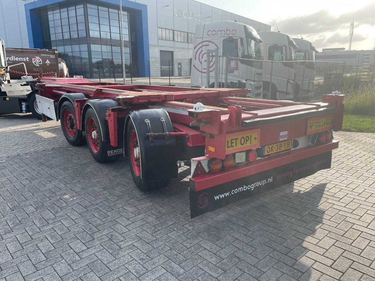 Renders ROC 16.27 CC X steering / Disc brakes /Lifring axle 20-30-40-45 FT HC - Semirremolque portacontenedore/ Intercambiable: foto 4 Renders ROC 16.27 CC X steering / Disc brakes /Lifring axle 20-30-40-45 FT HC - Semirremolque portacontenedore/ Intercambiable: foto 4