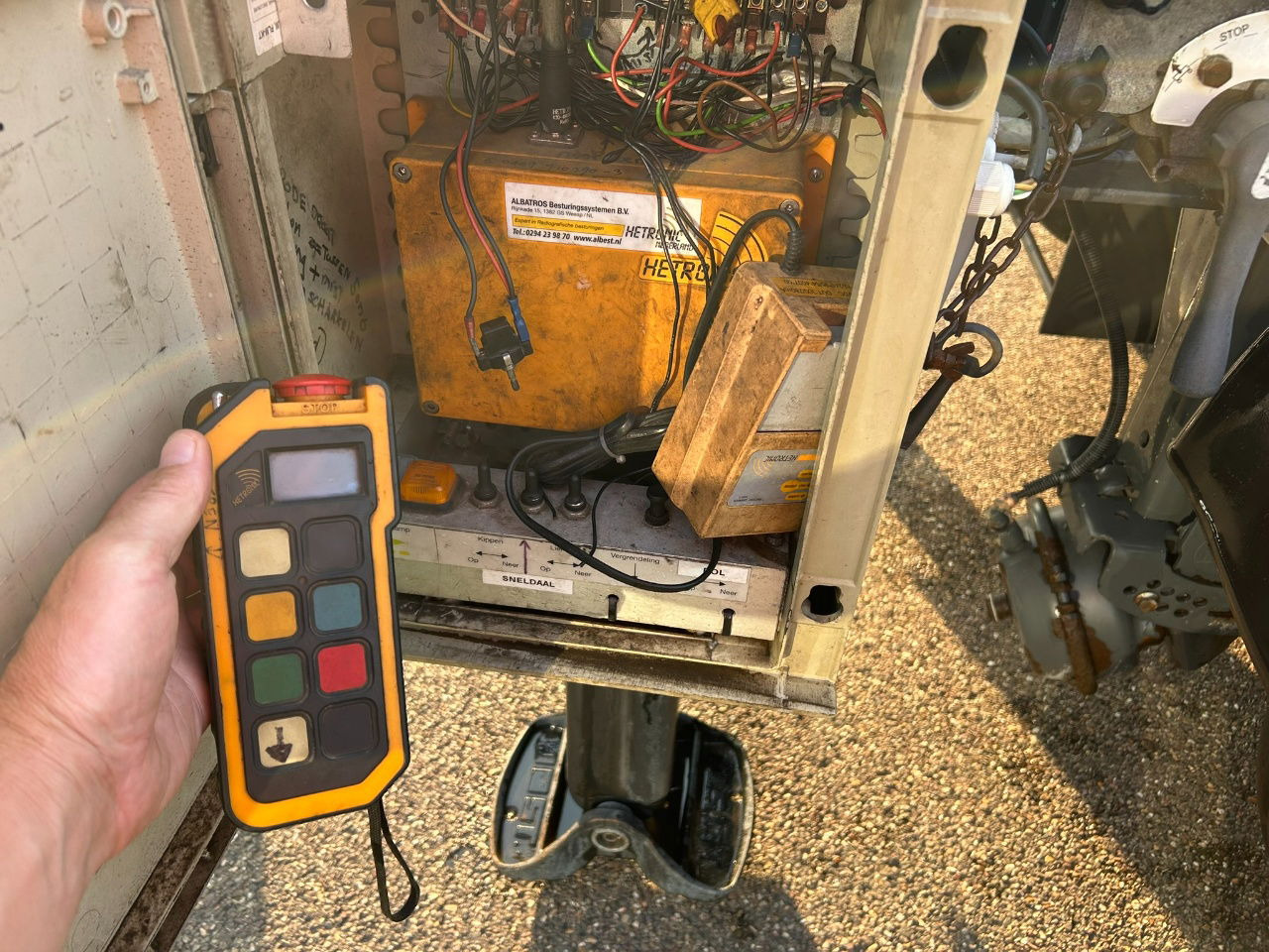 Van Hool Cable system 90 tipping / disc brakes bpw / lifting axle / remote control - Semirremolque portacontenedore/ Intercambiable: foto 5 Van Hool Cable system 90 tipping / disc brakes bpw / lifting axle / remote control - Semirremolque portacontenedore/ Intercambiable: foto 5