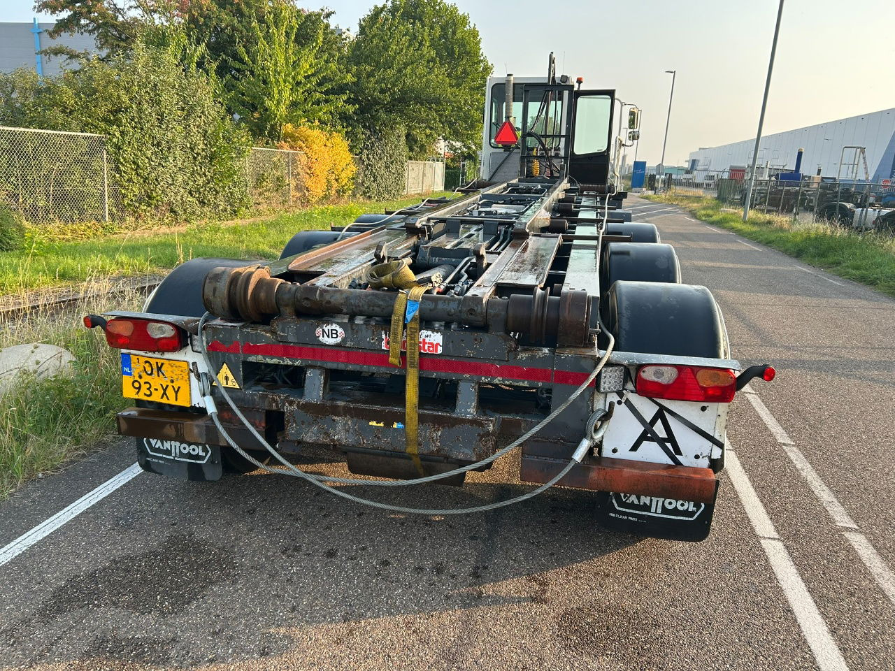Van Hool Cable system 90 tipping / disc brakes bpw / lifting axle / remote control - Semirremolque portacontenedore/ Intercambiable: foto 3 Van Hool Cable system 90 tipping / disc brakes bpw / lifting axle / remote control - Semirremolque portacontenedore/ Intercambiable: foto 3