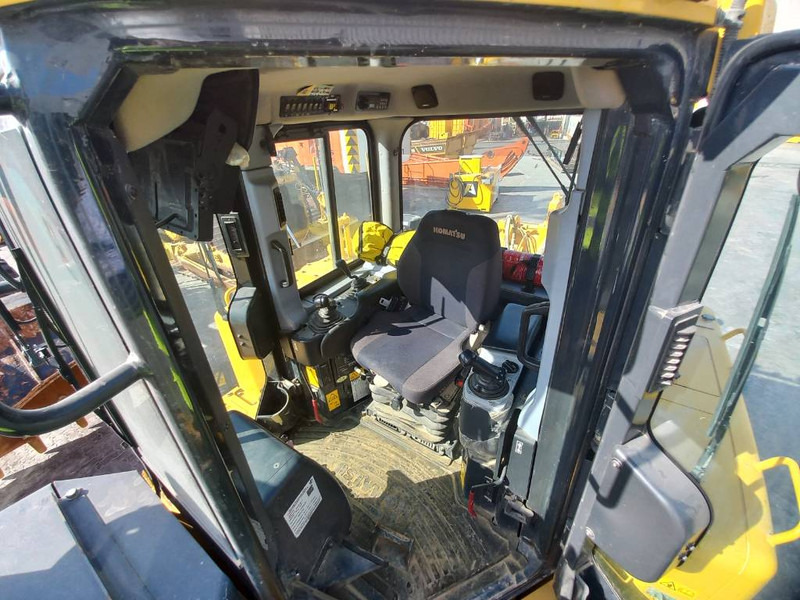 Bulldozer Komatsu D155-6R (4 pieces available in Abu Dhabi): foto 15