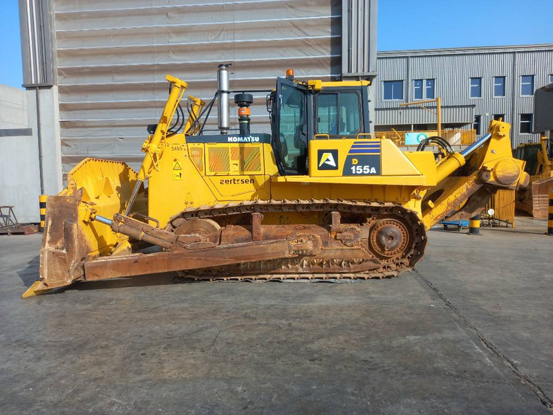 Komatsu D155A-6R (4 pcs available in Abu Dhabi) - Bulldozer: foto 1 Komatsu D155A-6R (4 pcs available in Abu Dhabi) - Bulldozer: foto 1