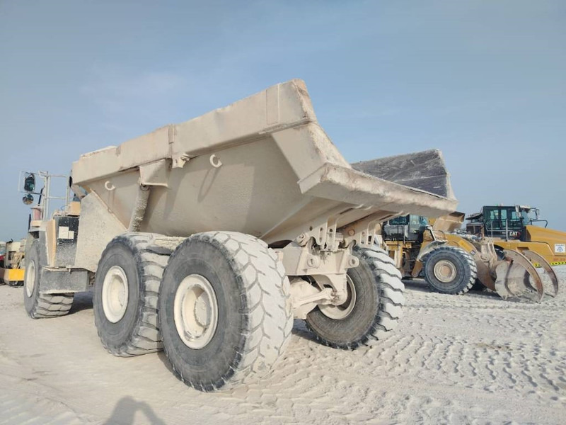 Komatsu HM400-3R (4 pieces available in Abu Dhabi) - Dúmper articulado: foto 5 Komatsu HM400-3R (4 pieces available in Abu Dhabi) - Dúmper articulado: foto 5