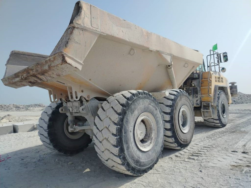 Komatsu HM400-3R (4 pieces available in Abu Dhabi) - Dúmper articulado: foto 5 Komatsu HM400-3R (4 pieces available in Abu Dhabi) - Dúmper articulado: foto 5
