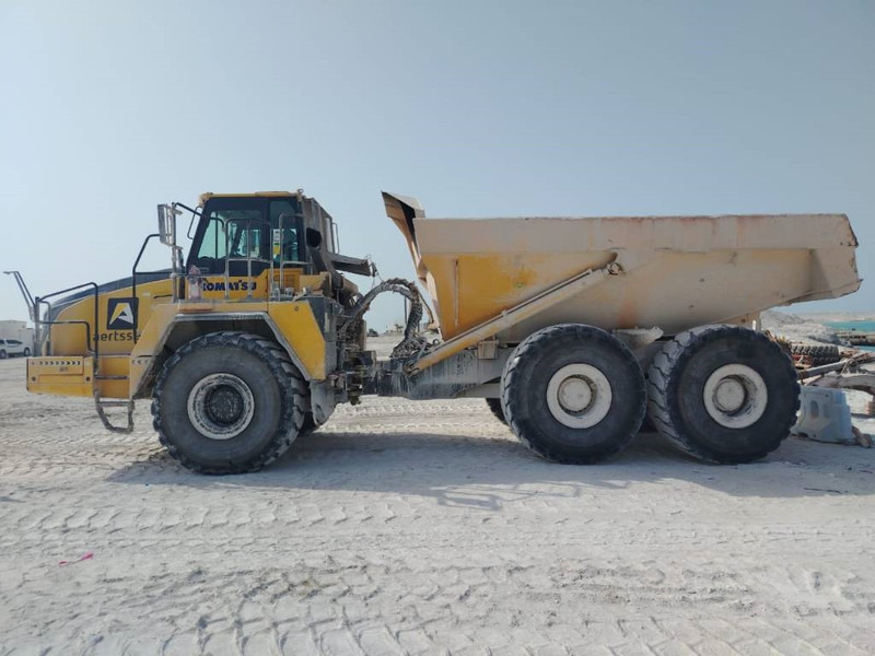 Komatsu HM400-3R (4 pieces available in Abu Dhabi) - Dúmper articulado: foto 1 Komatsu HM400-3R (4 pieces available in Abu Dhabi) - Dúmper articulado: foto 1