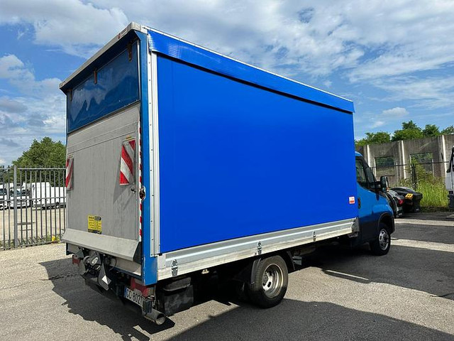 Iveco 35C16 - Furgoneta con lona: foto 4 Iveco 35C16 - Furgoneta con lona: foto 4