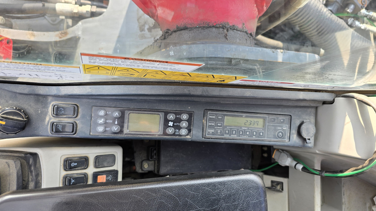 Excavadora de cadenas KOBELCO SK210LC-10: foto 15