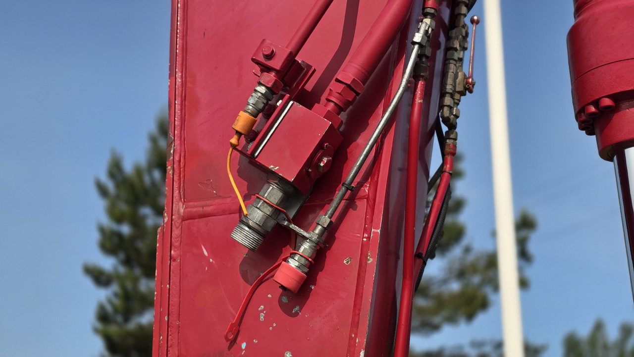 Excavadora de cadenas KOBELCO SK210LC-10: foto 8