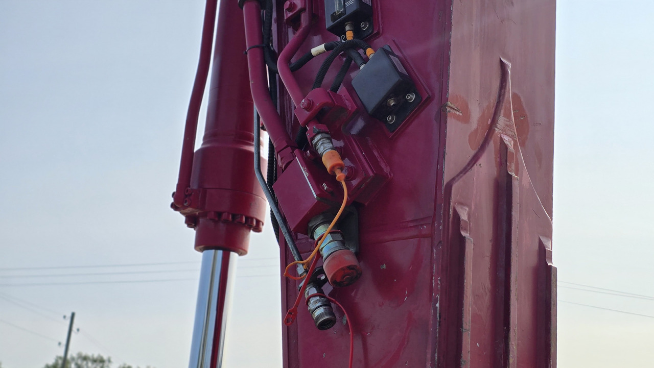 Excavadora de cadenas KOBELCO SK210LC-10: foto 9