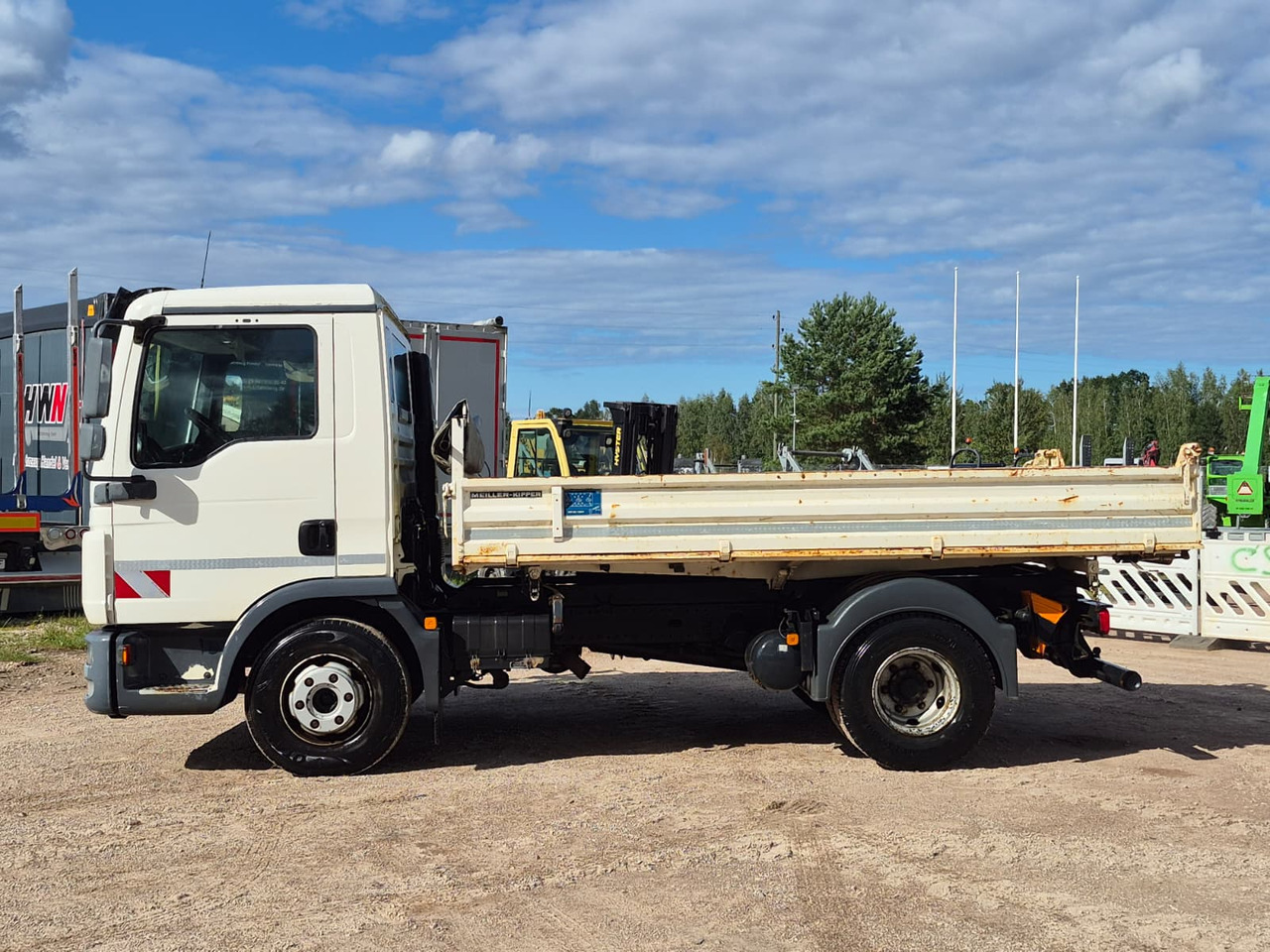 MAN TGL8.220, 83'600km! - Camión volquete: foto 2 MAN TGL8.220, 83'600km! - Camión volquete: foto 2