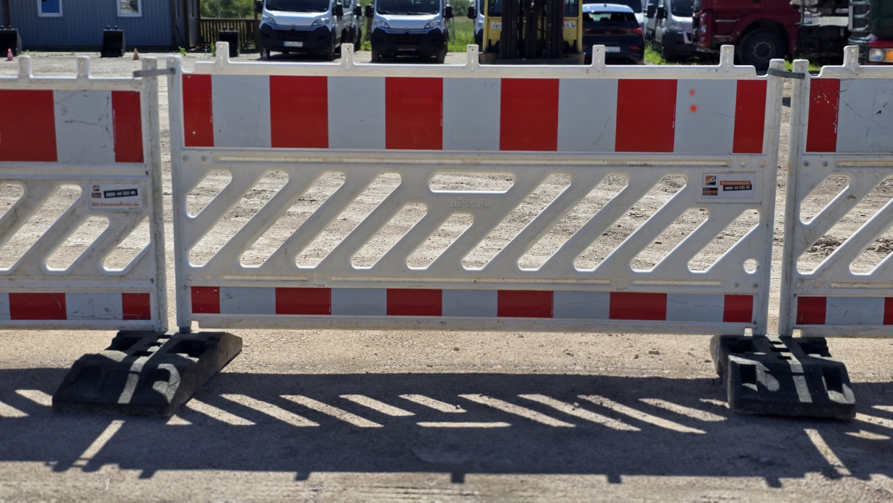 Nissen barrier fence. 2100x1100 - Herramienta/ Equipo: foto 4 Nissen barrier fence. 2100x1100 - Herramienta/ Equipo: foto 4