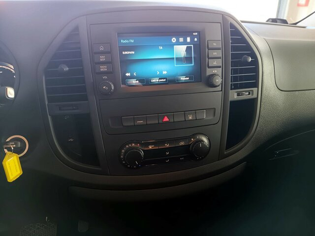 MERCEDES-BENZ Vito Kasten eVito 112 KA/FWD PARK+CLIMA... - Furgoneta pequeña, Furgoneta eléctrica: foto 2 MERCEDES-BENZ Vito Kasten eVito 112 KA/FWD PARK+CLIMA... - Furgoneta pequeña, Furgoneta eléctrica: foto 2