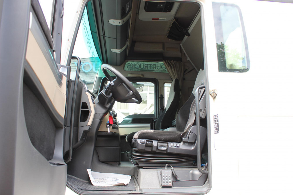 MAN TGX 18.460 E6 XXL Retarder Kühlbox Navi - Cabeza tractora: foto 5 MAN TGX 18.460 E6 XXL Retarder Kühlbox Navi - Cabeza tractora: foto 5