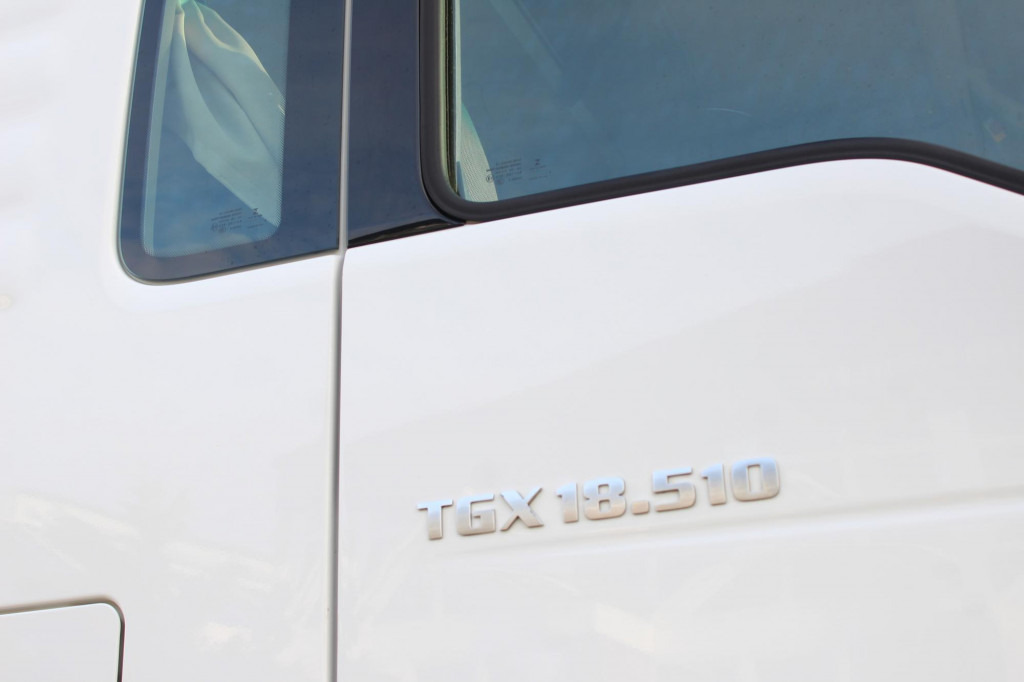Cabeza tractora MAN TGX 18.510 E6 XXL Retarder Kühlbox Navi VIN: LP: foto 15
