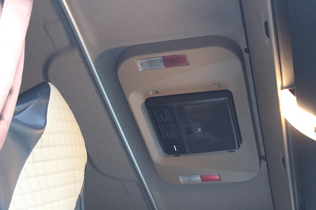 MAN TGX 510 XL Retarder Alufelgen Standklima 2 Tank - Cabeza tractora: foto 4 MAN TGX 510 XL Retarder Alufelgen Standklima 2 Tank - Cabeza tractora: foto 4