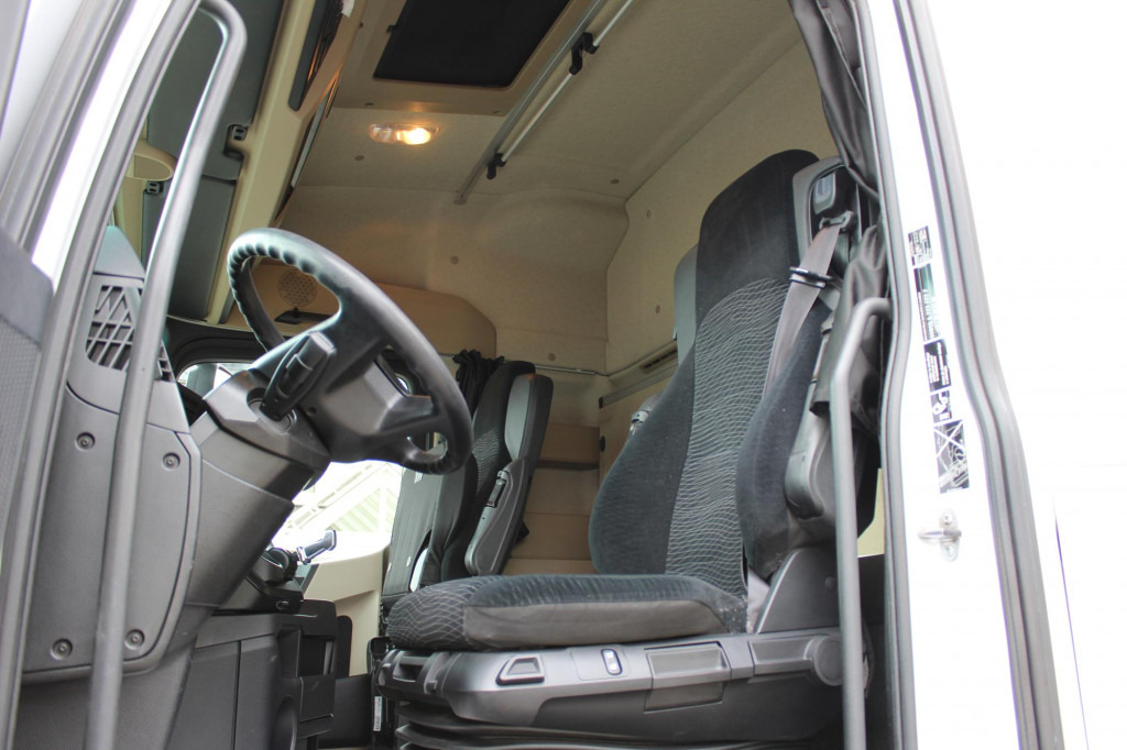 Mercedes-Benz Actros 1845 E6 ACC LDW Kühlbox Vollspoiler - Cabeza tractora: foto 4 Mercedes-Benz Actros 1845 E6 ACC LDW Kühlbox Vollspoiler - Cabeza tractora: foto 4