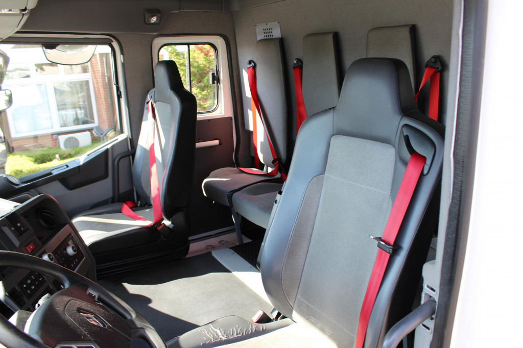 Renault T 430 E6 6 Sitze Ex- Fahrschule nur 64Tkm ! - Cabeza tractora: foto 5 Renault T 430 E6 6 Sitze Ex- Fahrschule nur 64Tkm ! - Cabeza tractora: foto 5
