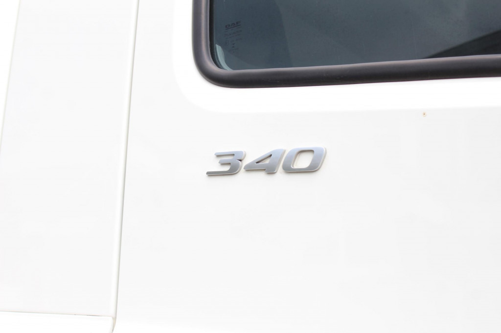 Daf CF 340 E6 Koffer 8,5m Klima LDW Rolltor LBW - Camión caja cerrada: foto 4 Daf CF 340 E6 Koffer 8,5m Klima LDW Rolltor LBW - Camión caja cerrada: foto 4