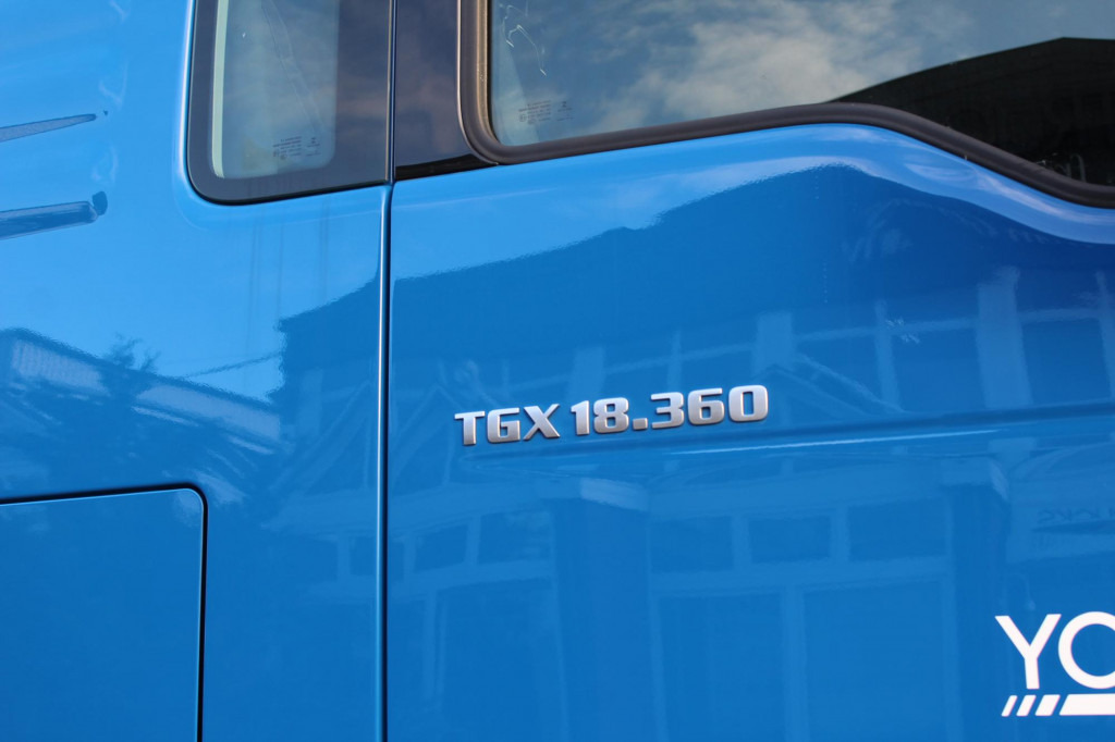 MAN TGX 18.360 Retarder Plane Edscha Aluwand - Camión lona: foto 4 MAN TGX 18.360 Retarder Plane Edscha Aluwand - Camión lona: foto 4