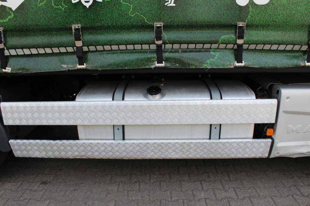 MAN TGX 26.480 Plane Stapleraufnahme Lenkachse Zug! - Camión lona: foto 3 MAN TGX 26.480 Plane Stapleraufnahme Lenkachse Zug! - Camión lona: foto 3