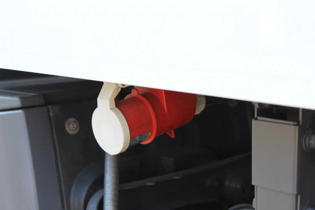 Mercedes-Benz Actros 1830 E6 TK T-1200R Multi Bi-Temp LBW AHK - Camión frigorífico: foto 4 Mercedes-Benz Actros 1830 E6 TK T-1200R Multi Bi-Temp LBW AHK - Camión frigorífico: foto 4