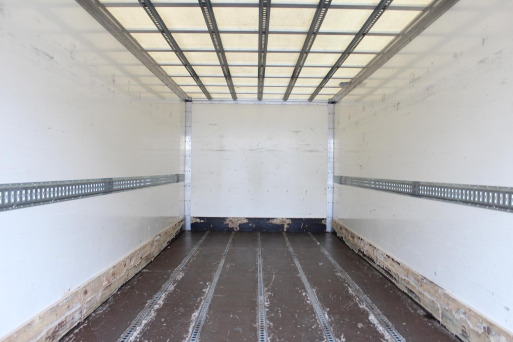 Renault D14 220E6 Laderbordwand nur 185 Tkm Klima - Camión caja cerrada: foto 2 Renault D14 220E6 Laderbordwand nur 185 Tkm Klima - Camión caja cerrada: foto 2