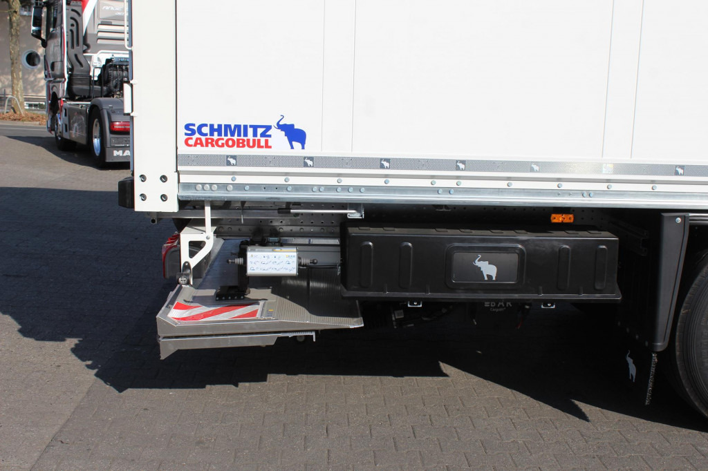 SCHMITZ Koffer 2,7h DS Ladebordwand MIETE - RENT - Semirremolque caja cerrada: foto 3 SCHMITZ Koffer 2,7h DS Ladebordwand MIETE - RENT - Semirremolque caja cerrada: foto 3