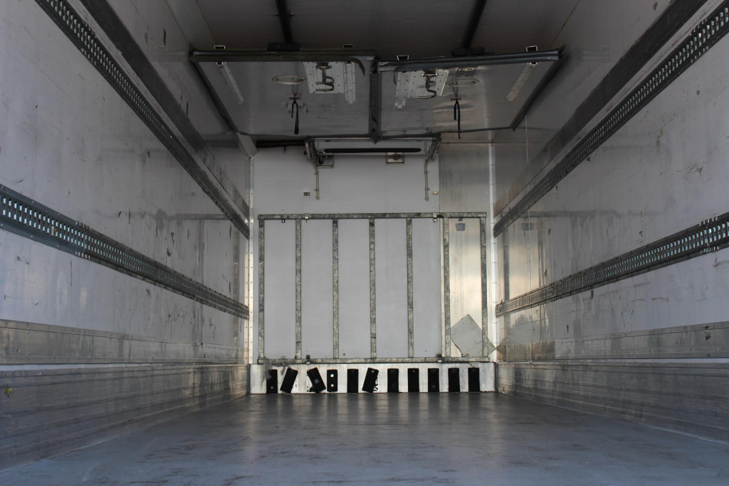 Volvo FM 420 E6 TK T-1200 Spect. Bi-Temp. Strom LBW TW - Camión frigorífico: foto 4 Volvo FM 420 E6 TK T-1200 Spect. Bi-Temp. Strom LBW TW - Camión frigorífico: foto 4