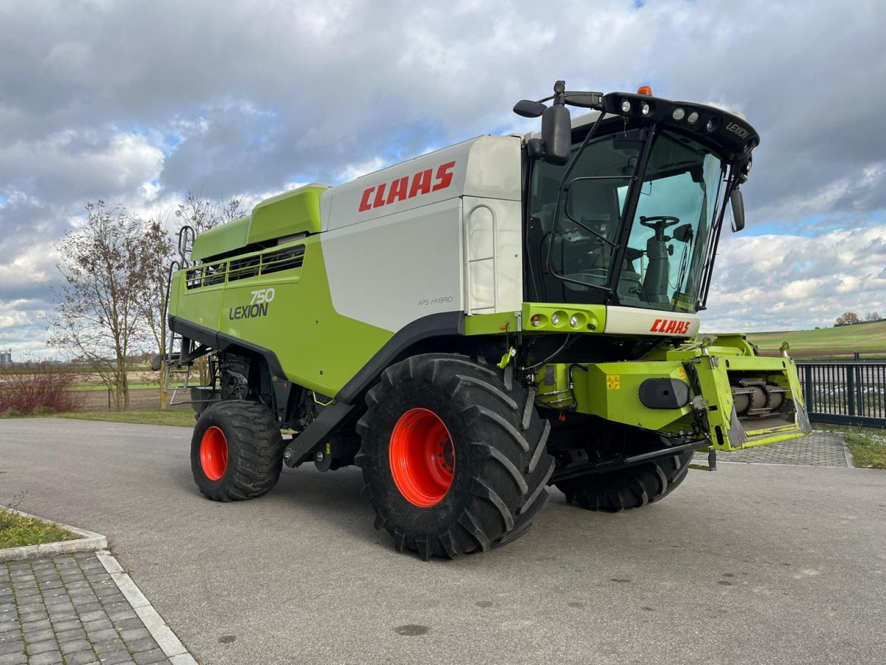 CLAAS Lexion 750 V-Kanal 3D, 30kmh, Mercedes Motor, Baujahr 2017 - Cosechadora de granos: foto 5 CLAAS Lexion 750 V-Kanal 3D, 30kmh, Mercedes Motor, Baujahr 2017 - Cosechadora de granos: foto 5