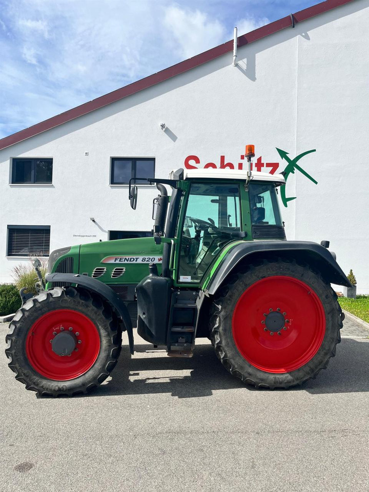 Fendt 820 Vario Com3 mit GPS / neuer Motor / 9647 Bh - Tractor: foto 2 Fendt 820 Vario Com3 mit GPS / neuer Motor / 9647 Bh - Tractor: foto 2