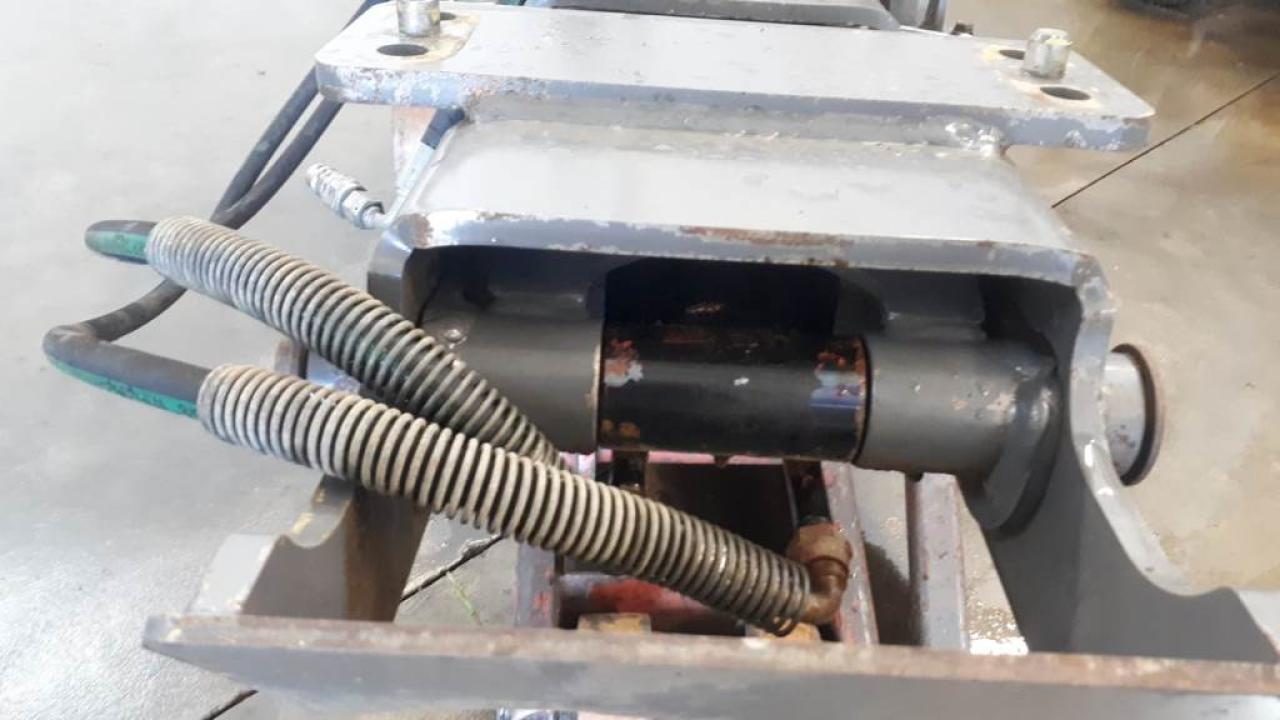 Fendt Hitch K80 ,Vario 718 - Acoplamiento rápido para Tractor: foto 3 Fendt Hitch K80 ,Vario 718 - Acoplamiento rápido para Tractor: foto 3